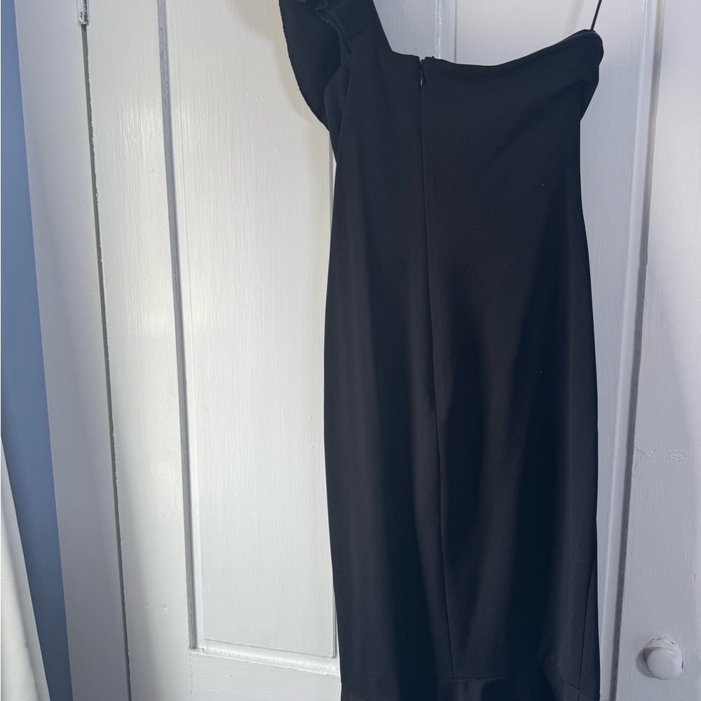 Elegant Black One-Shoulder Dress